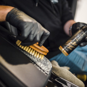 BadBoys Leather Cleaner Strong - Silný čistič kože 1L_thumb10